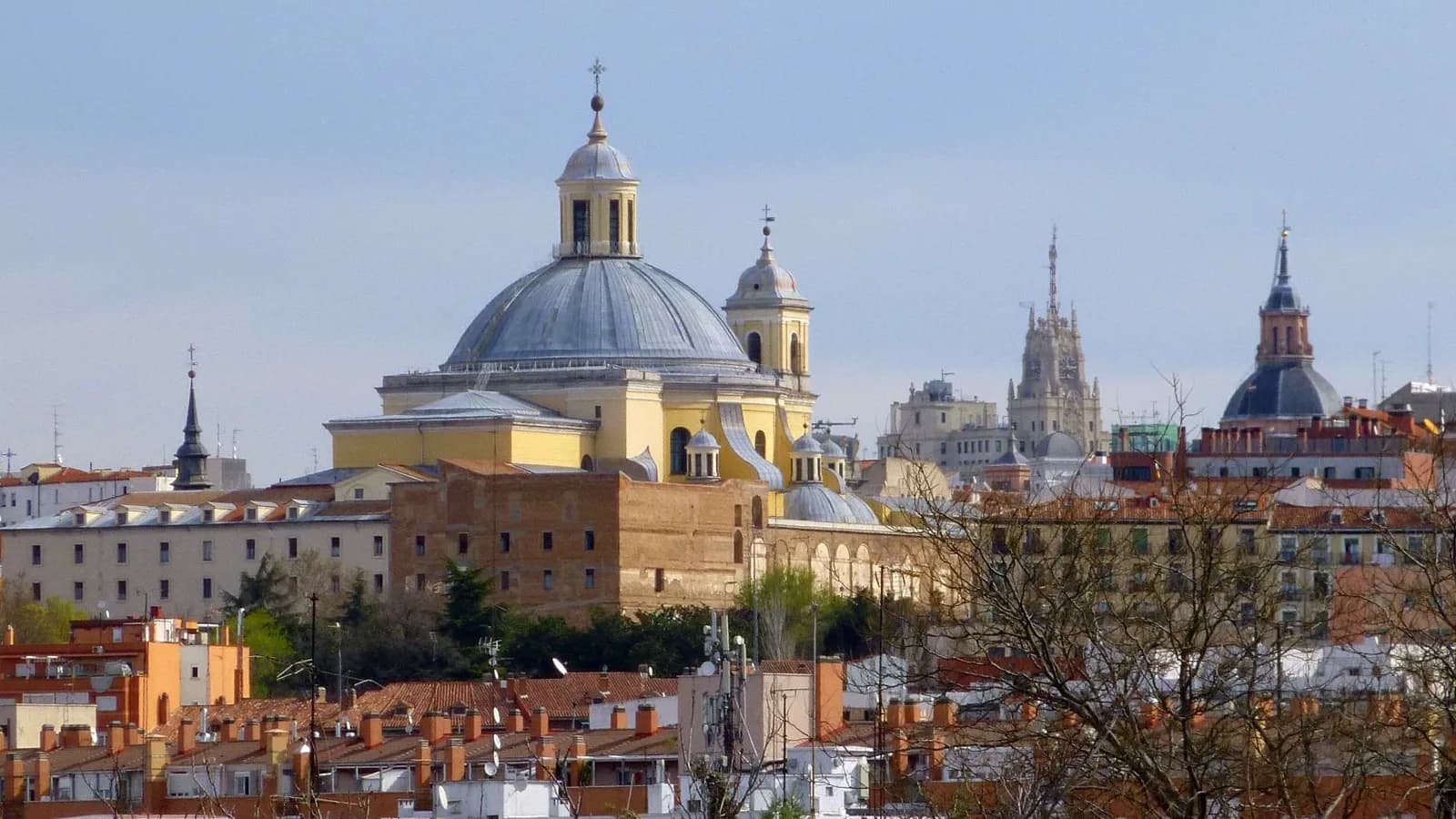 Madrid — Auto transport naar Madrid