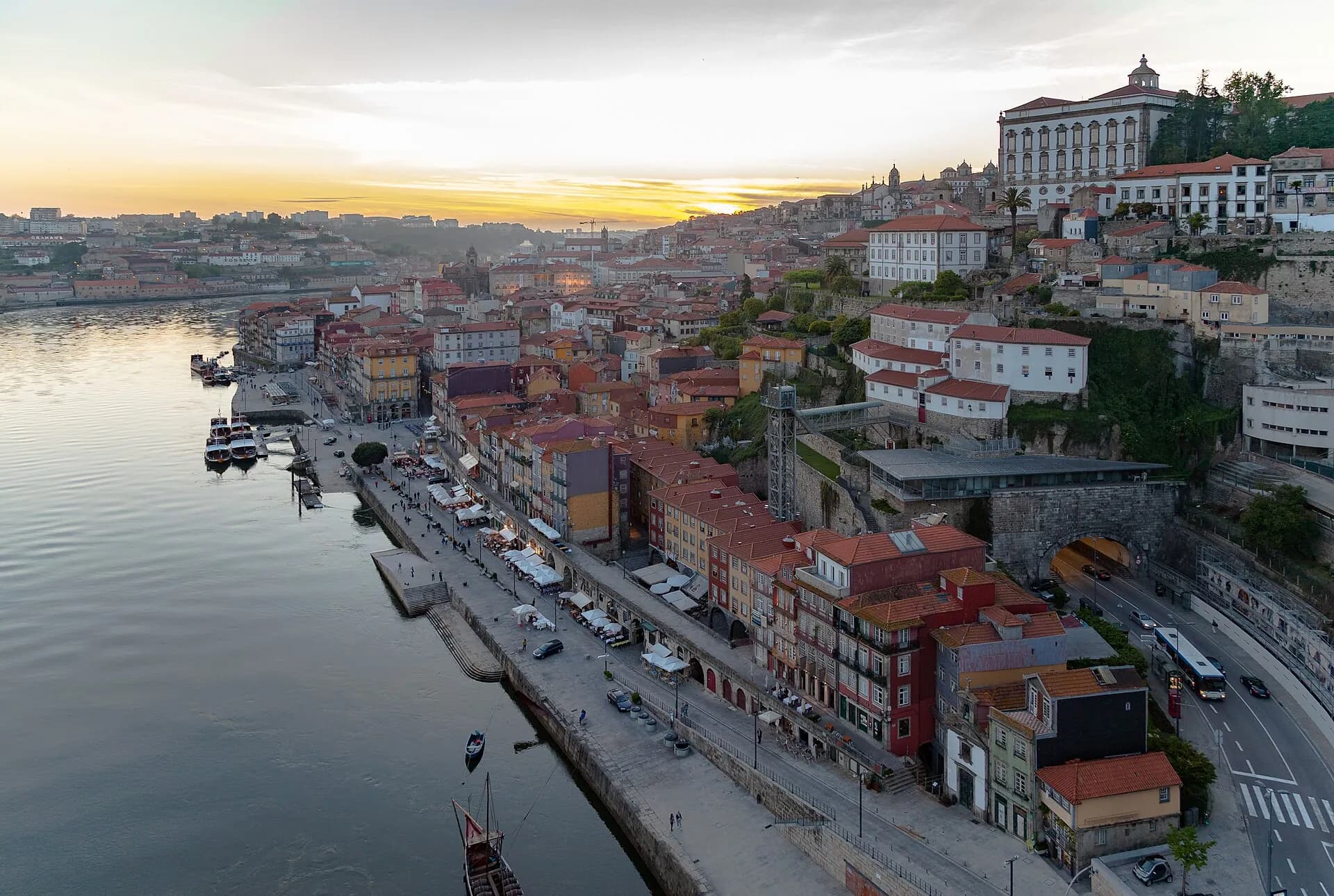 Porto — Auto transport naar Porto