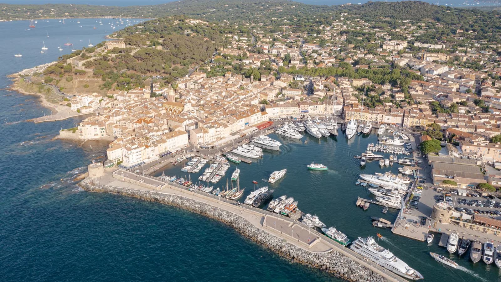 Saint-Tropez — Auto transport naar Saint-Tropez